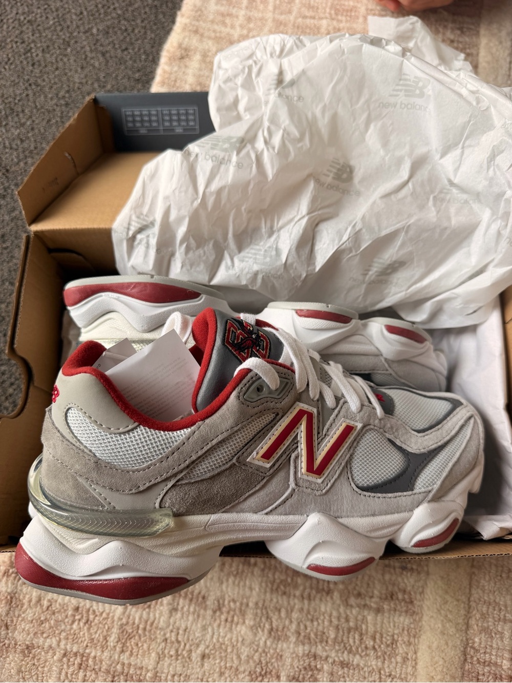 New Balance 9060 - Picture 2 of 4
